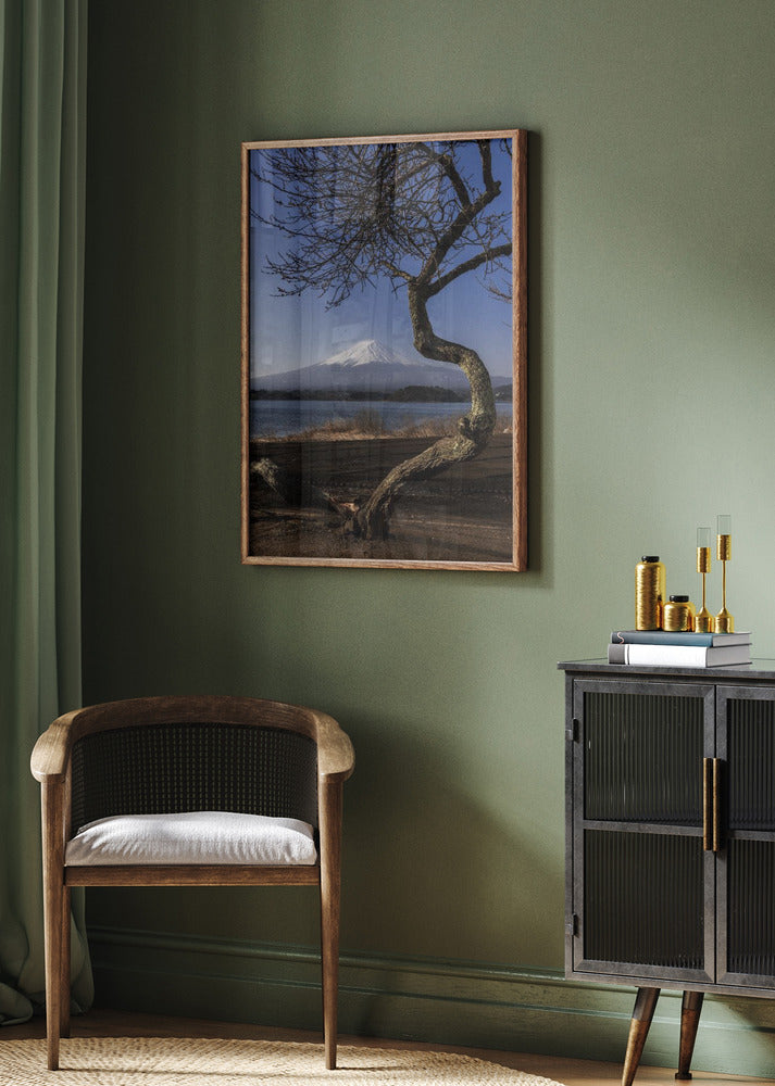 A Graceful Bow to Fuji | Poster - Room Interior 2
