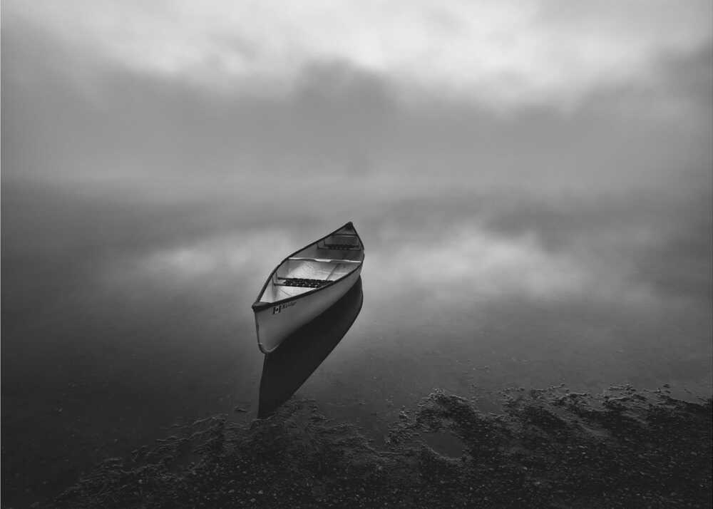 A lonely boat! | Wallpaper